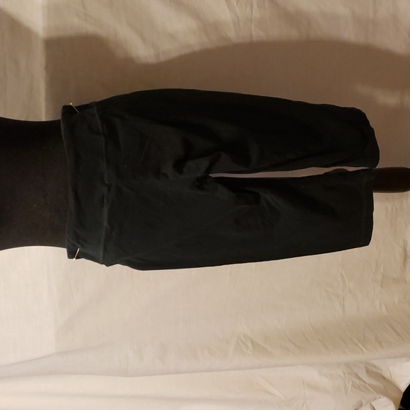 Athletic tie front capris - Picture 4 of 5